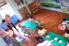 Bảo mẫu cơ sở mầm non Nụ Cười Xinh bị thôi việc 