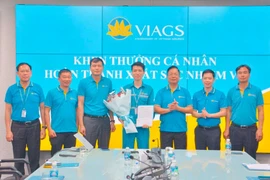 Nhân viên vệ sinh máy bay nhặt được vali của khách có 2,4 tỷ đồng bỏ quên