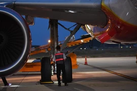 Nhân viên phát tín hiệu bị thu giữ Giấy phép trong vụ hai tàu bay va chạm tại Nội Bài