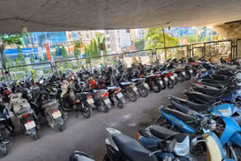 Chủ tịch xã, phường chịu trách nhiệm nếu để trông giữ xe dưới gầm cầu