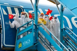 Cấp vé máy bay miễn phí cho cán bộ, y bác sỹ tiếp sức Bắc Giang, Bắc Ninh chống dịch