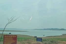 Hàng loạt hồ lớn thiếu nước trầm trọng