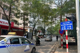Chín tuyến phố trên địa bàn Hà Nội dỡ bỏ biển cấm taxi từ ngày mai, 29-4