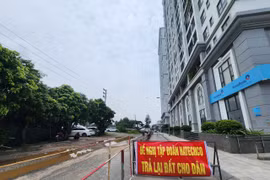 Vì sao người dân rào đường sát chung cư Hateco Apollo Xuân Phương?