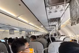 Một chuyến bay bị báo lỗi áp suất phải hạ cánh khẩn xuống sân bay Cam Ranh