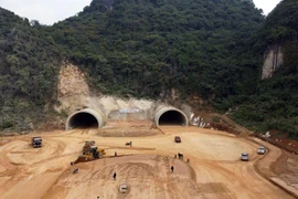 Cao tốc Mai Sơn- QL45 vẫn chậm tiến độ, yêu cầu điều chuyển khối lượng thầu phụ