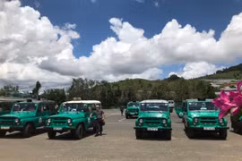 Xe U oát chở khách du lịch ở vùng cao, địa hình đồi núi có còn an toàn?