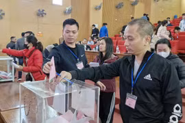 Quốc Oai đấu giá thành công 14 lô đất, giá cao nhất gần 69 triệu đồng/m2