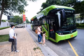 Hà Nội vận hành thí điểm tuyến buýt điện Kim Mã- Đông Anh