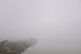 Bầu trời Hà Nội sáng sớm mù mịt như Sa Pa, chất lượng không khí xấu