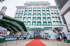Đình chỉ phòng khám Thu Cúc ở Trần Duy Hưng để xác minh việc "từ chối khám cho bệnh nhân Covid-19"