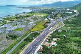 Cao tốc Vân Phong- Nha Trang xuất hiện hư hỏng cục bộ