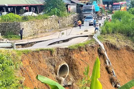 Đường tỉnh 129 đi Sìn Hồ bị đứt gãy, tỉnh Lai Châu cấm toàn bộ phương tiện lưu thông