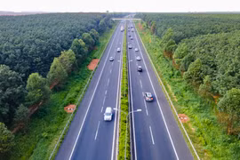Thống nhất dự án mở rộng cao tốc TP.HCM- Long Thành- Dầu Giây là công trình khẩn cấp