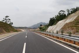 Thông xe cao tốc Nội Bài- Lào Cai đoạn qua Phú Thọ