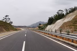 Thông xe cao tốc Nội Bài- Lào Cai đoạn qua Phú Thọ