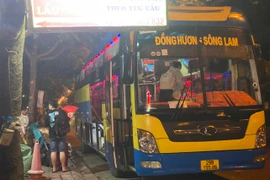 Hà Nội điểm mặt một loạt xe khách, xe hợp đồng trá hình vi phạm