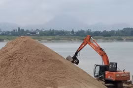 Vì sao Nam Định hủy kết quả trúng đấu giá khai thác mỏ cát trên sông Hồng?