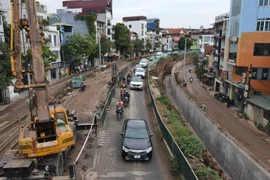 Hạ cốt mở rộng đường Âu Cơ, chậm trễ, gây bức xúc đến khi nào?