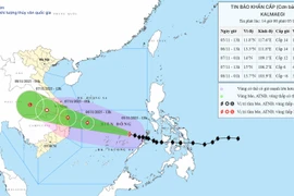 Bão Kalmaegi mạnh thêm, giật cấp 17 đang tiến về đất liền