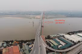 Tháo dỡ 2 nhịp cầu Vĩnh Tuy để thi công giai đoạn 2, tạm đóng đường lên từ đê Nguyễn Khoái