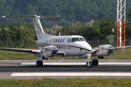 Máy bay của Vietnam Airlines lại tiếp đất bằng bụng