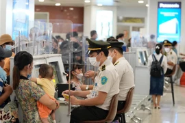 Dùng căn cước công dân gắn chip làm thủ tục hàng không sẽ nhanh hơn