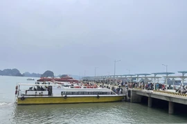 Thủ tướng yêu cầu kiên quyết sơ tán người dân trên lồng bè tránh bão số 1