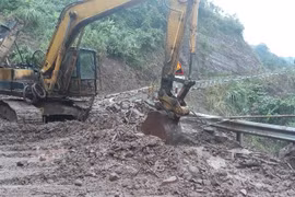 Mưa lớn khiến đất sạt lở làm 2 người thiệt mạng ở Hà Giang