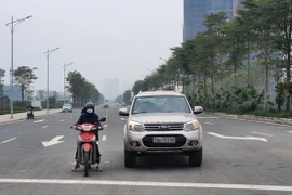 Đóng làn xe thô sơ đường Nguyễn Xiển- Xa La, phương tiện đi lại cần lưu ý gì?