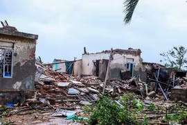 Vì sao xuất hiện nhiều cơn lốc xoáy trong bão số 10 mà không dự báo được?