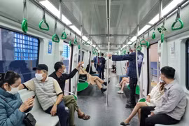 Đường sắt Cát Linh- Hà Đông khai thác ra sao sau 5 ngày lăn bánh?