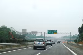 Thông xe thêm 30km cao tốc Nội Bài- Lào Cai