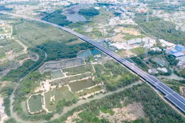 Thông xe tạm cao tốc Bến Lức- Long Thành, phương tiện lưu thông thế nào?