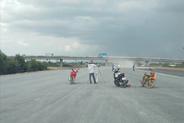 Doanh nghiệp “đe” cào bóc thu hồi vật tư cao tốc Trung Lương- Mỹ Thuận để thu hồi nợ