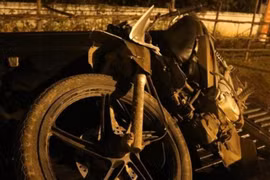 Cháu bé trong vụ tai nạn xe tải đâm xe máy ở Thanh Hóa đã tử vong