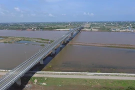 Khẩn trương xây dựng cầu vượt sông Đáy nối Nam Định và Ninh Bình