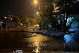 Bão số 4 đổ bộ đất liền Thừa Thiên Huế- Quảng Ngãi, mưa xối xả đổ xuống Trung bộ