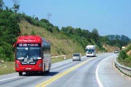 Đề nghị bố trí vốn tăng thu ngân sách để mở rộng cao tốc Nội Bài- Lào Cai