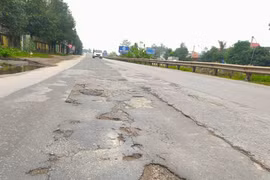 Ba Sở Giao thông bị phê bình vì “có tiền nhưng không tiêu được”