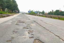 Ba Sở Giao thông bị phê bình vì “có tiền nhưng không tiêu được”