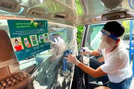 Grab mở lại dịch vụ GrabCar tại Hà Nội, đảm bảo các tiêu chuẩn an toàn