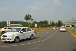 Ngành giao thông cả nước dừng sát hạch cấp bằng lái xe từ 1-3