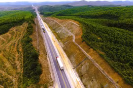 Kiến nghị đưa xe tải, xe khách sang cao tốc Cam Lộ- La Sơn vì tai nạn tăng trên quốc lộ 1