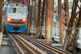 Dỡ lệnh cấm cầu Long Biên và cầu Đuống từ 15 giờ chiều nay