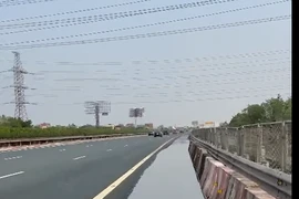 Cao tốc Pháp Vân- Cầu Giẽ hết ngập, phương tiện lưu thông bình thường