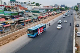 Tổ chức lại giao thông trên đường Âu Cơ