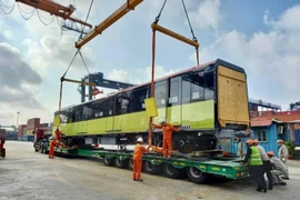 Đoàn tàu thứ ba đường sắt Nhổn-Ga Hà Nội về Việt Nam