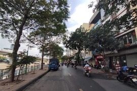 Rào chắn đường Giáp Nhất, các phương tiện chỉ được lưu thông một chiều