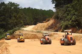 Dự án cải tạo quốc lộ 24 vốn nghìn tỷ chậm trễ, Bộ Giao thông lên tiếng thúc giục 